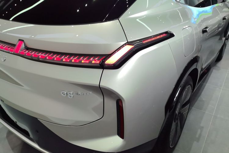 领克08 EM-P 2023款 245km 超长续航Halo车身外观6006