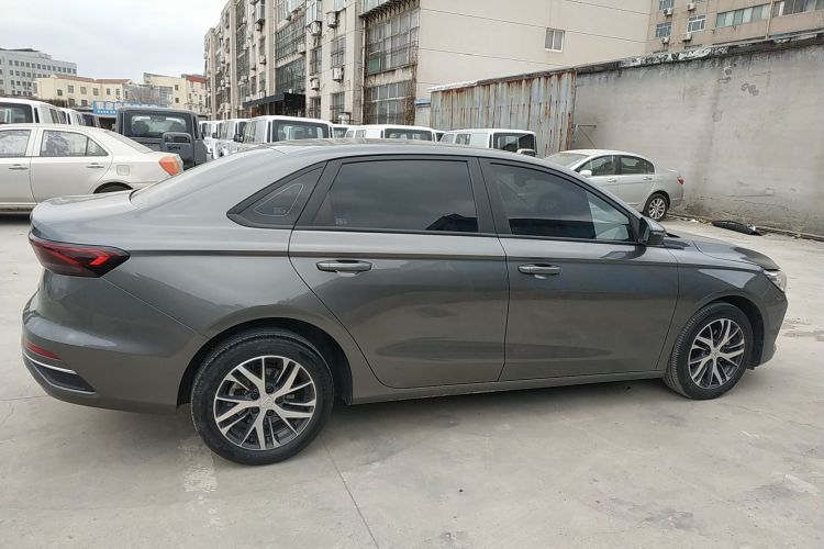 吉利汽车 帝豪 2022款 第4代 1.5L CVT精英型车身外观4