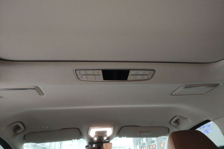 红旗HQ9 2023款 2.0T 智联旗享版中控内饰22