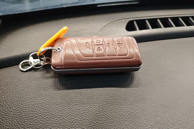 广汽传祺 传祺GS8 2017款 320T 两驱豪华智联版（七座）中控内饰11