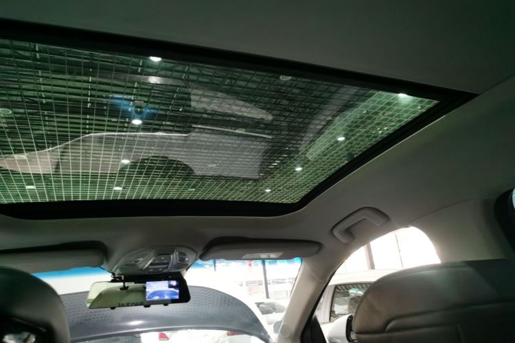 宝骏RM-5 2019款 1.5T CVT 24小时在线尊贵型 7座局部细节22