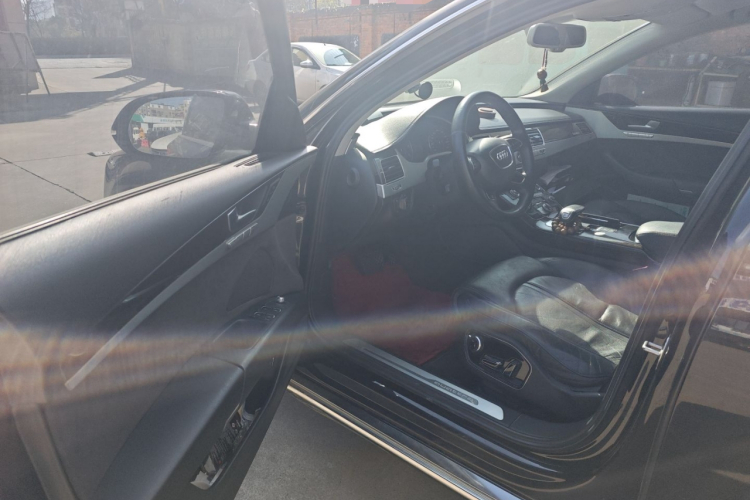 奥迪A8 2014款 A8L 45 TFSI quattro舒适型中控内饰7003