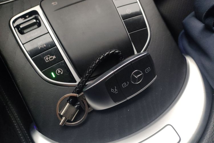 奔驰C级 2021款 C 260 L 运动版中控内饰7001