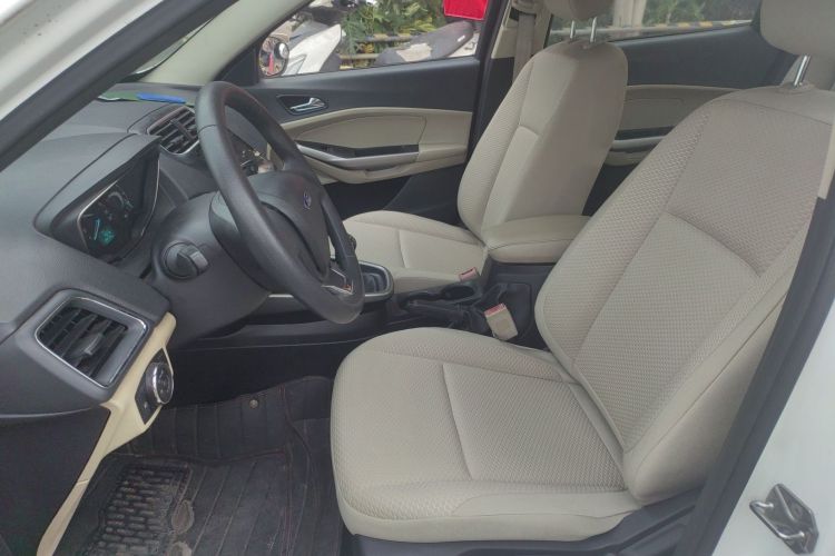 福特 福睿斯 2015款 1.5L 手动舒适型中控内饰19