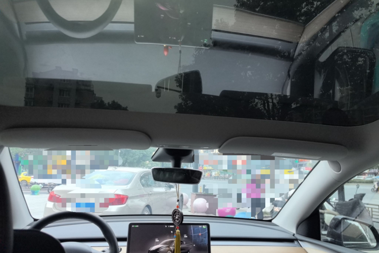 特斯拉 Model Y 2022款 改款 后轮驱动版中控内饰22