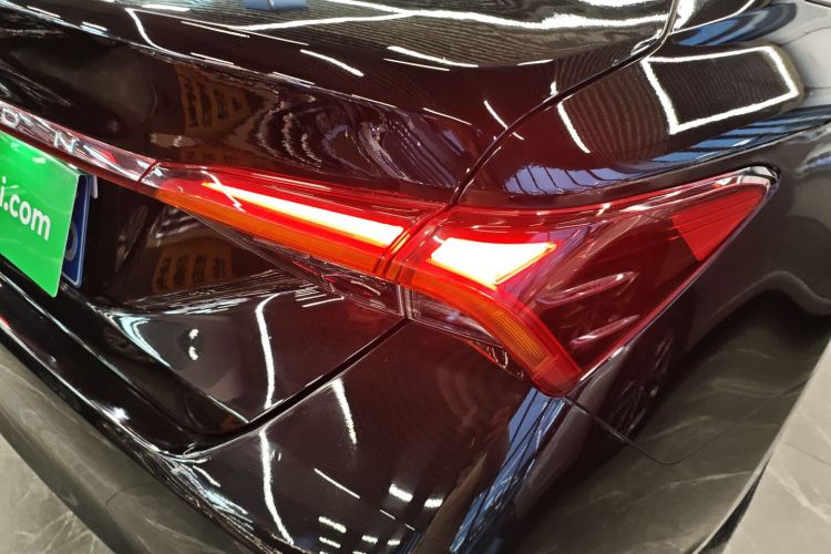 丰田 亚洲龙 2019款 2.0L 豪华版 国VI车身外观9