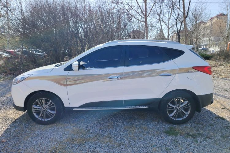 北京现代ix35 2015款 2.0L 自动两驱智能型 国IV车身外观4