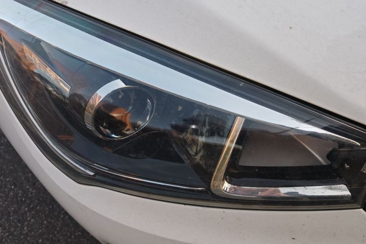 奇瑞 艾瑞泽5 2016款 1.5L 手动领潮版车身外观8