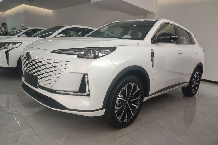 长安CS55PLUS PHEV 2025款 智慧新蓝鲸 125km 战舰版车身外观4