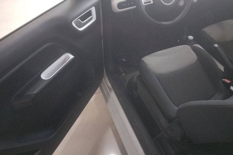 五菱汽车 宏光MINIEV 2024款 第三代 215km 青春版中控内饰7003