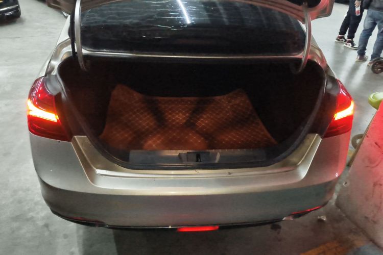 吉利汽车 帝豪 2018款 1.5L CVT向上互联版局部细节23