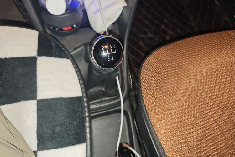 大众 Polo 2014款 1.4L 手动风尚版中控内饰18