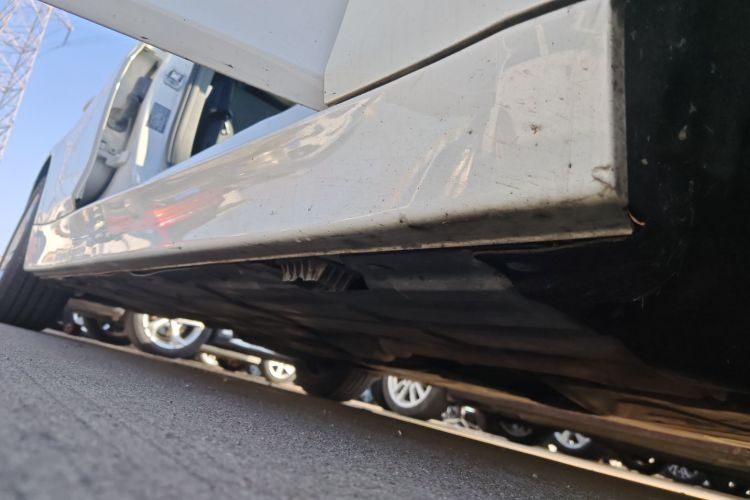 宝马3系 2015款 320i 超悦版时尚型局部细节9001