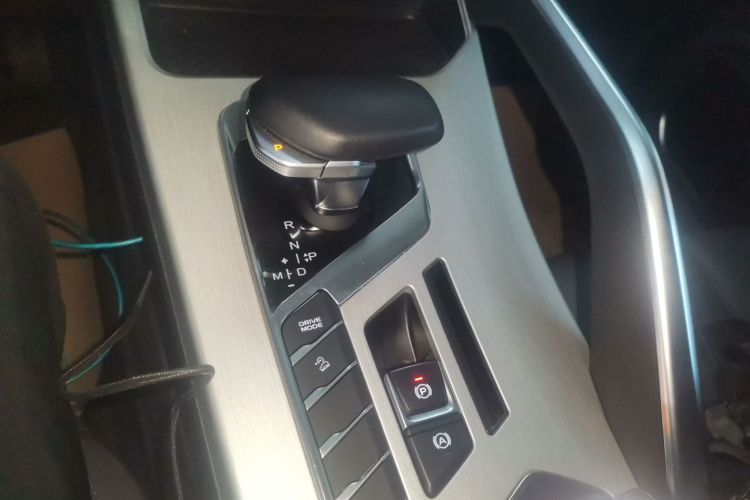 吉利汽车 缤越 2023款 1.5T DCT铂金版中控内饰18