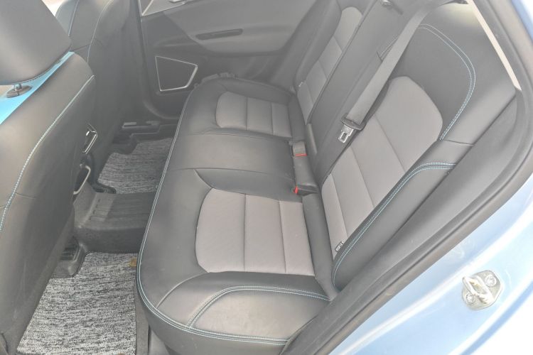 吉利几何G6 2022款 620 新乐型中控内饰7004