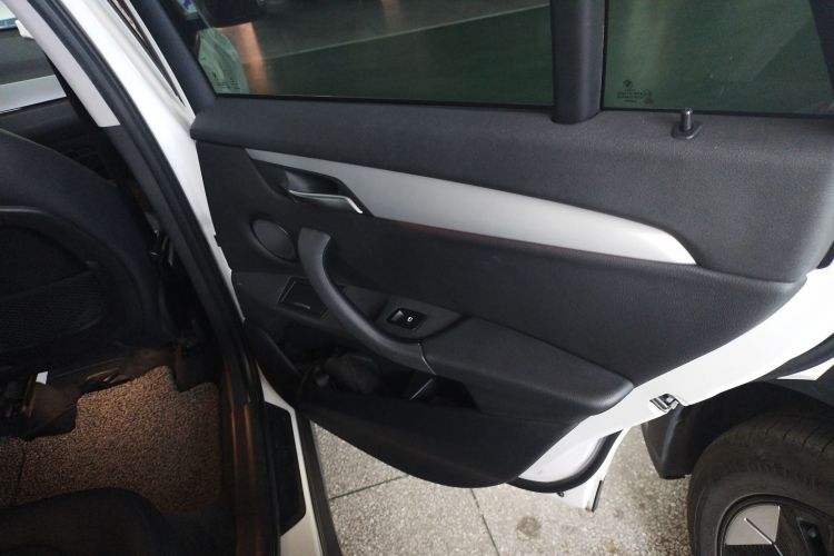 宝马X1 2016款 sDrive18Li 时尚型中控内饰45