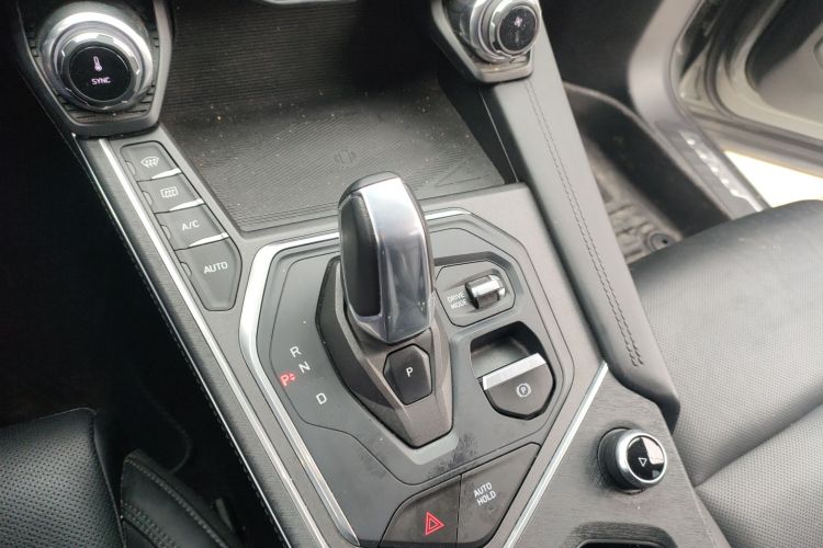 领克01 2021款 2.0TD 两驱型Pro中控内饰18