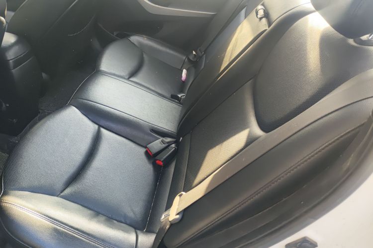 现代 朗动 2015款 1.6L 自动领先型中控内饰21