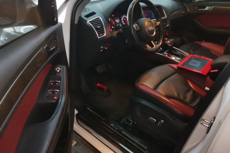 奥迪Q5 2017款 Plus 40 TFSI 技术型中控内饰7003