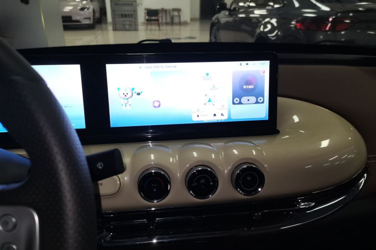 五菱汽车 五菱缤果 2023款 333km 灵犀互联款中控内饰16