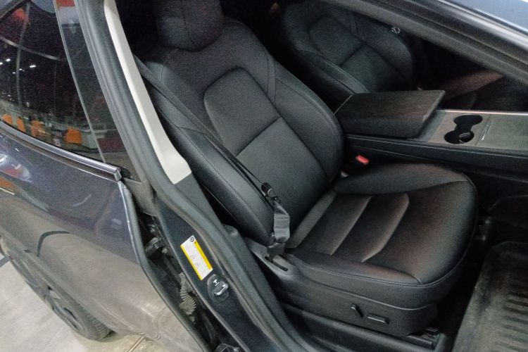 特斯拉 Model Y 2022款 改款 后轮驱动版局部细节41