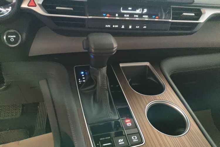 丰田 赛那SIENNA 2024款 2.5L混动 舒适版中控内饰18