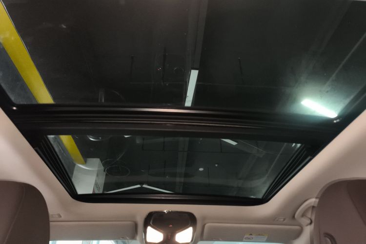 宝马3系 2020款 330Li xDrive M运动曜夜套装局部细节22