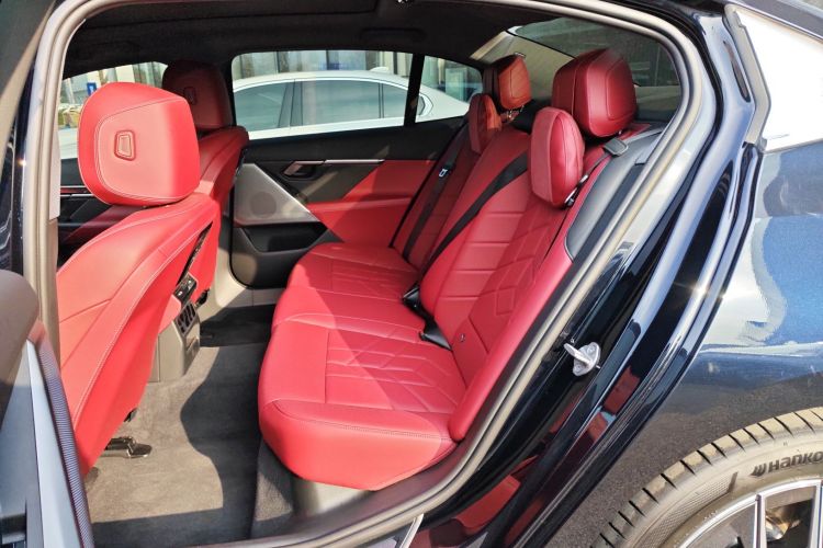 宝马i5 2024款 eDrive 35L M运动套装中控内饰21