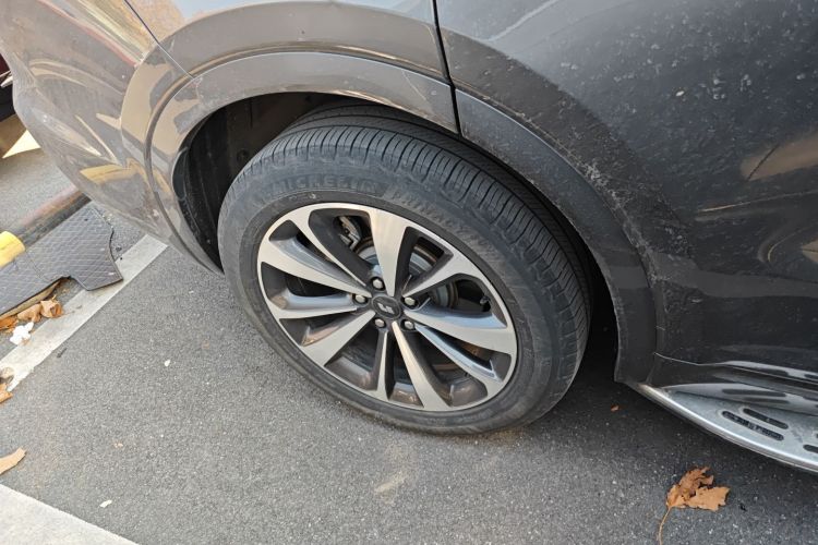 理想汽车 理想ONE 2021款 增程6座版车身外观6008