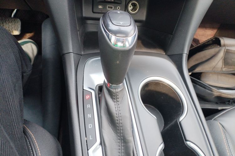 雪佛兰 探界者 2019款 535T 自动驭界版 国VI中控内饰18