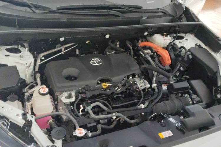 丰田 威兰达 2023款 双擎 2.5L E-CVT四驱尊贵版机舱底盘24