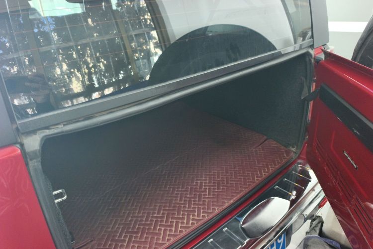 北京BJ40 2019款 2.0T 自动四驱城市猎人版旗舰型 国V机舱底盘23