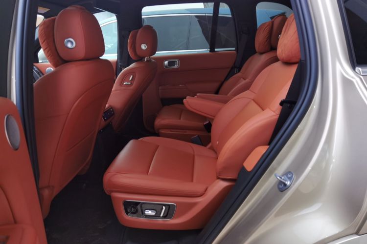 理想汽车 理想L8 2024款 Ultra中控内饰21