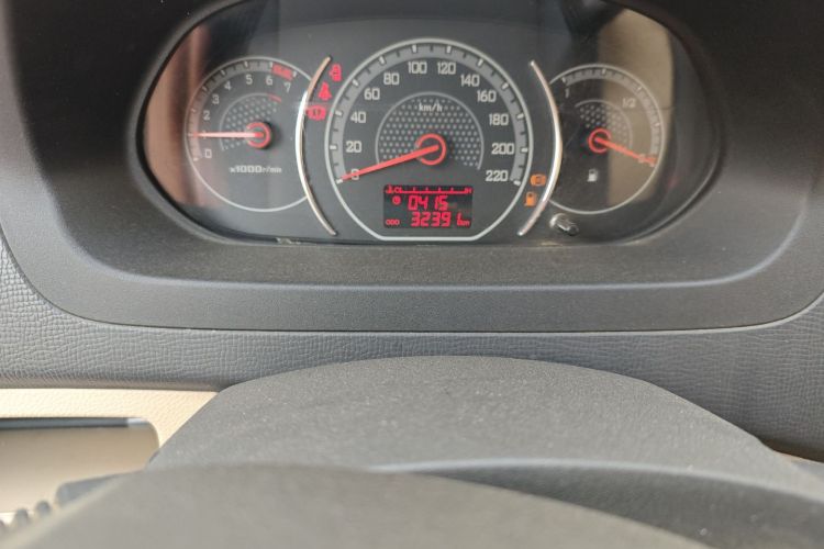 五菱汽车 五菱征程 2015款 1.8L豪华型LJ479QE2中控内饰15