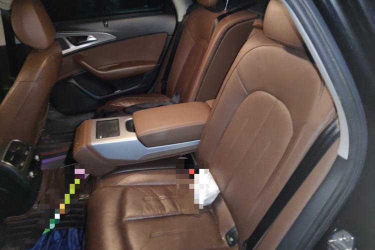 奥迪A6L 2018款 30周年年型 35 TFSI 时尚型中控内饰7004