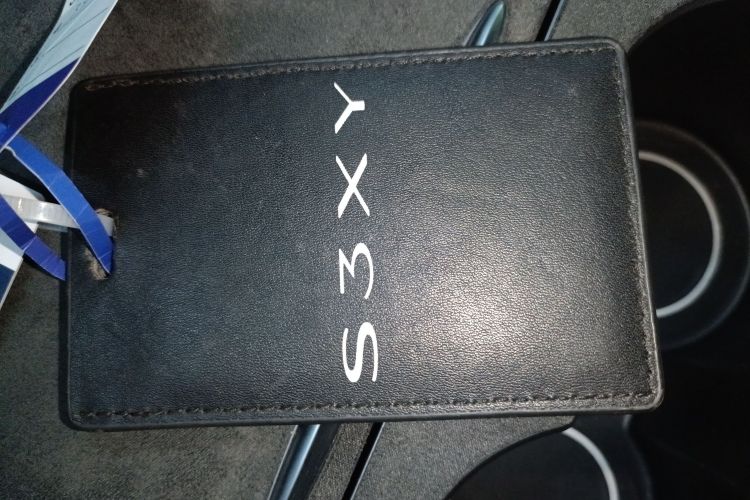 特斯拉 Model Y 2022款 改款 后轮驱动版中控内饰7001