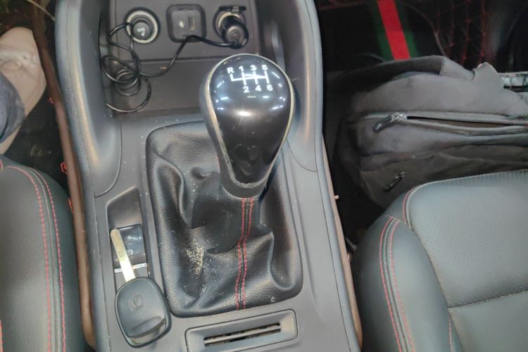 长安CS75 2016款 2.0L 手动舒适型 国V中控内饰18