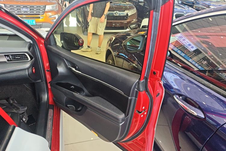 丰田 凯美瑞 2018款 2.0S 锋尚版中控内饰7005