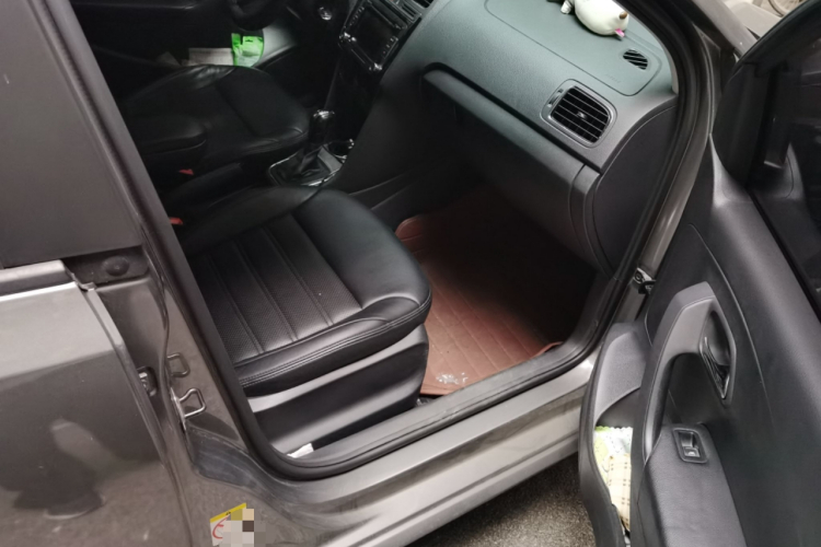 大众 Polo 2014款 1.4L 自动舒适版局部细节9005