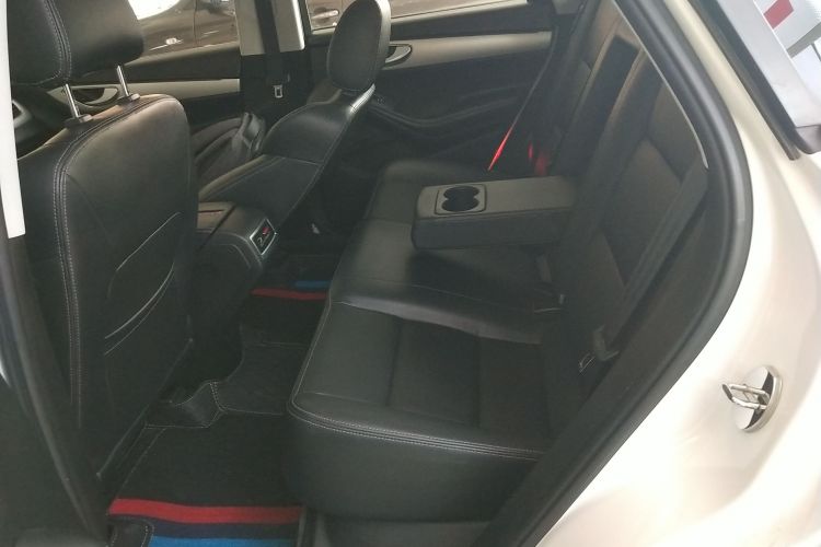 众泰SR7 2016款 1.5T CVT魔方之心版 国IV中控内饰21