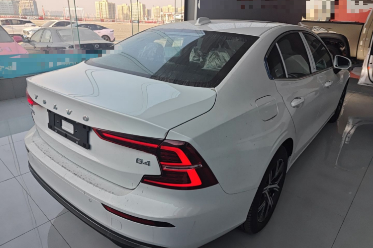 沃尔沃S60 2026款 B4 智逸豪华版车身外观7