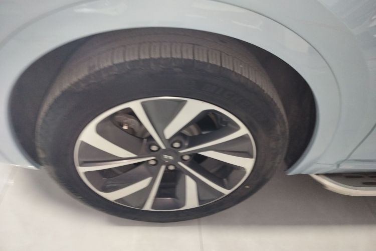 理想汽车 理想ONE 2020款 增程7座版车身外观6007