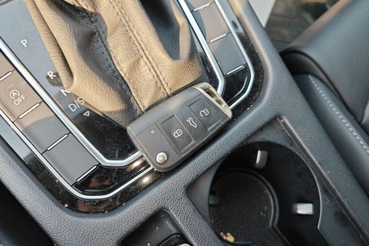 大众 迈腾 2025款 众享款 280TSI DSG舒适型中控内饰7001