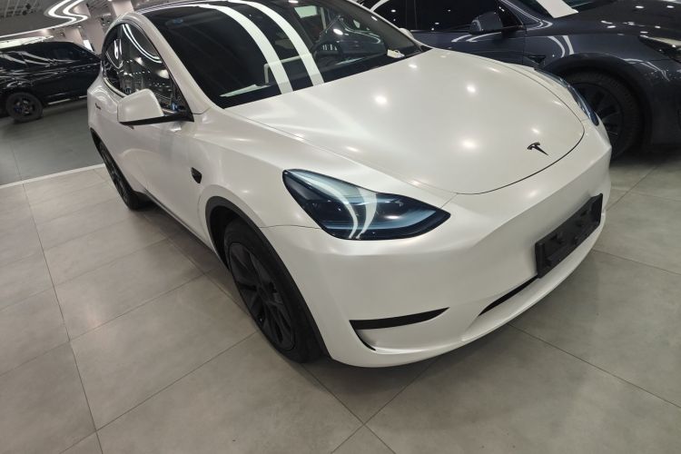 特斯拉 Model Y 2024款 后轮驱动版车身外观3