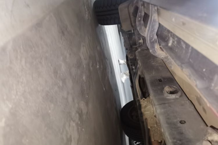 北京越野 北京BJ40 2023款 2.0T 自动四驱城市猎人版侠客型局部细节9003