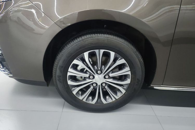 别克GL8 2023款 改款 陆上公务舱 豪华型车身外观6007