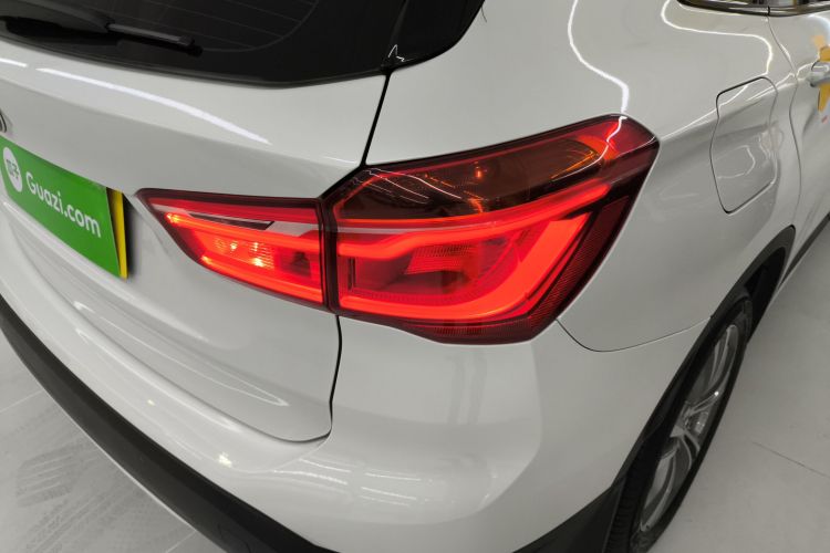 宝马X1 2018款 xDrive20Li 尊享型车身外观6006