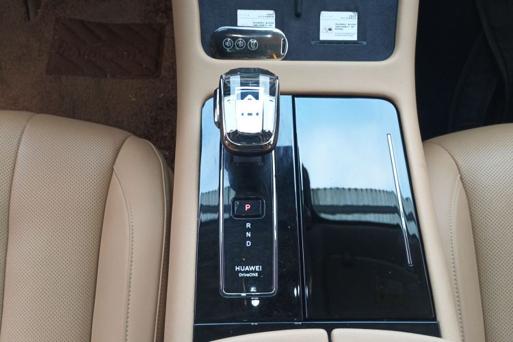 鸿蒙智行 问界M7 2022款 1.5T 四驱旗舰版中控内饰18