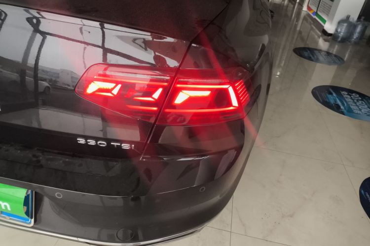 大众 迈腾 2023款 200万辆纪念版 330TSI DSG豪华型车身外观6006