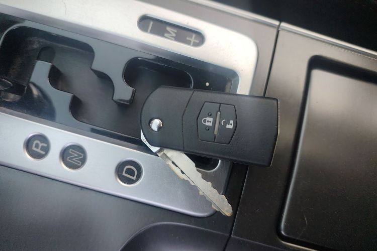 马自达6 2015款 2.0L 自动时尚型中控内饰7001